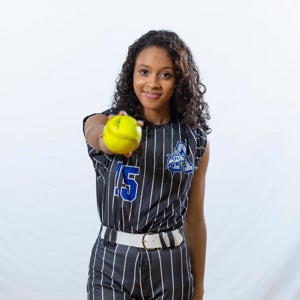 Akili Thompson