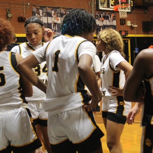 Y'anna Rivers mugshot