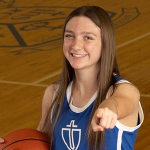 ELLIE KNIPP