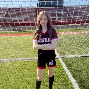 CAYLIE NICHOLS