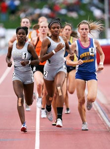 Poly 800 runners Dynasty Gammage
and Arielle Stevenson both advanced.