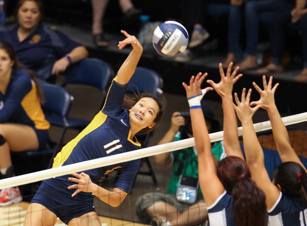 Carly Kan led Punahou (Honolulu) to a third-straight state title and will head to the University of Missouri.