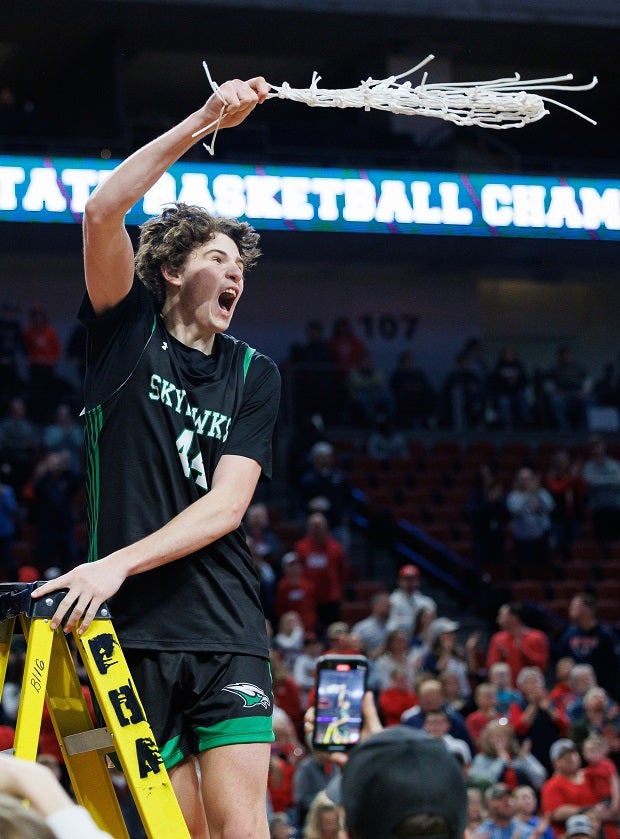 Skutt Catholic's Brock Scholl celebrates the Skyhawks' Class B state championship. (Photo: Hannah Pokharel)