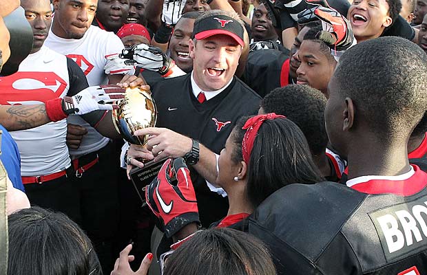 Joey McGuire is the Dallas Coach of the Week after leading Cedar Hill to the state title game despite a 1-3 start to the season.