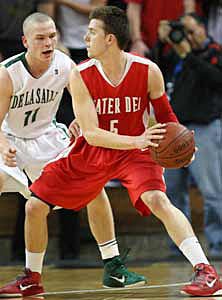 Katin Reinhardt led all scorers with
17 points for Mater Dei.