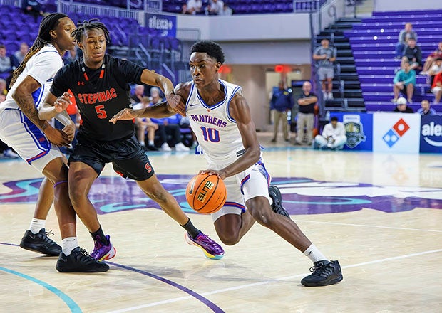 Top 60 junior Dylan Jones has helped lead Bartlett of Tennessee into the top 10. The 6-foot-7 small forward is averaging 18.7 points and 4.8 rebounds per game. (PHOTO: Francis Fedor)