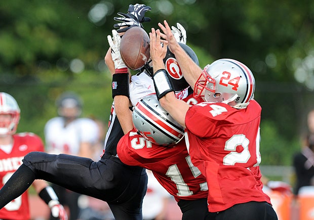Players from Rye (N.Y.) and Somers (Lincolndale, N.Y.) battle for a catch