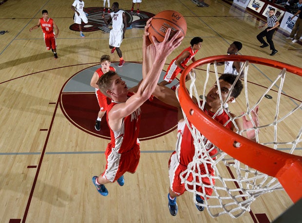 Rex Pflueger (1) was sensational with 27 points and five assists for Mater Dei.