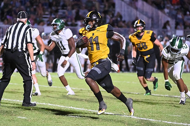 Durell Robinson helped St. Frances Academy pile up over 300 yards on the ground against Venice.