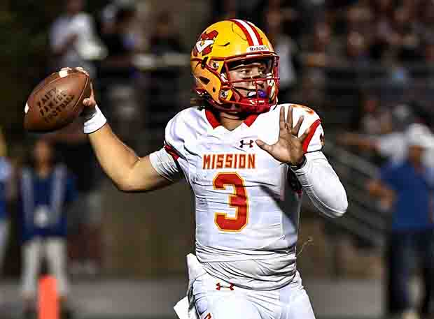 Ohio State commit Luke Fahey threw for 322 yards and five touchdowns in a dominant win over Folsom. No. 11 Mission Viejo improved to 3-0 to begin 2025. (FILE PHOTO: Louis Lopez)