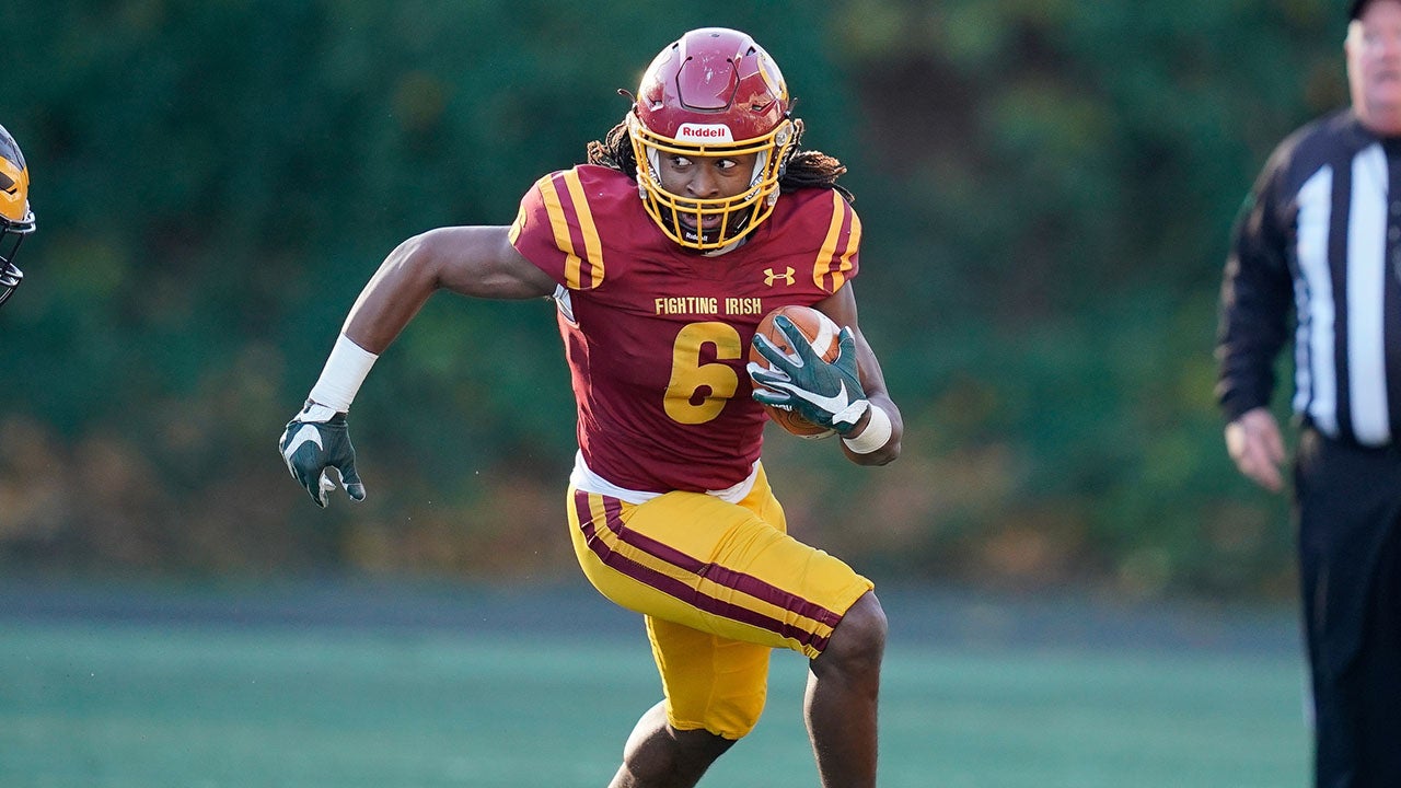 Jason Brown Jr. named 2023 MaxPreps Washington High School Football Player of the Year