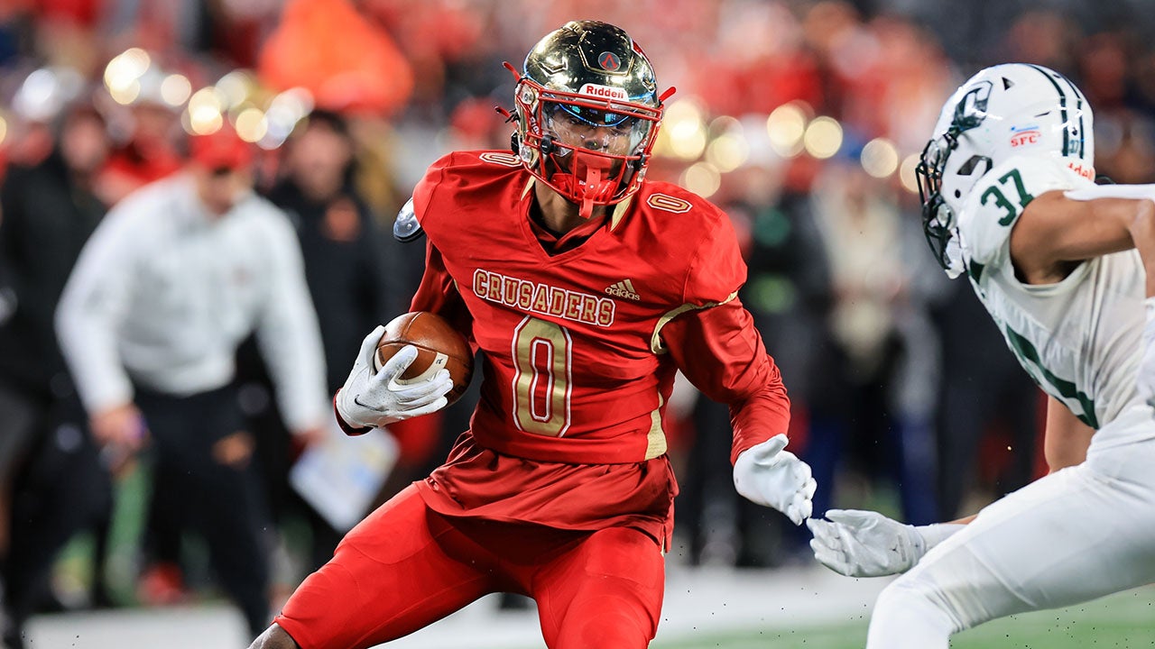 High school football IMG Academy, Bergen Catholic to face off in