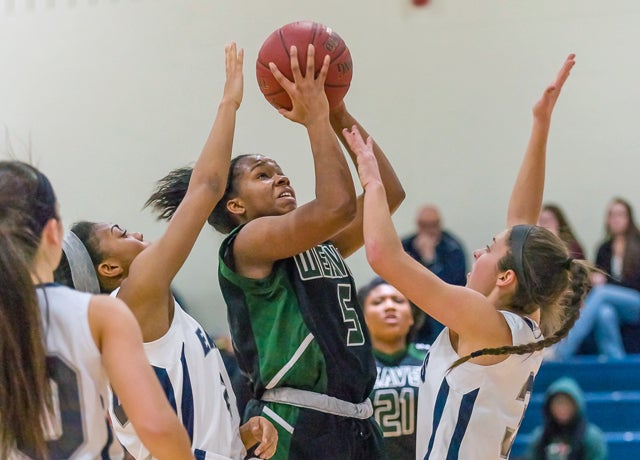 Senior Shaquana Edwards of Hartford Weaver (Conn.) was named MaxPreps/WBCA High School Player of the Week from Region 1 for the second time this season. The LaSalle commit averaged 34.7 points, 8.3 rebounds, 5.0 assists and 4.3 steals for the period ending Feb. 14.