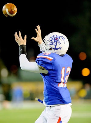 Here's a first: Jake Browning catching a
touchdown pass, the first of his career.
It was a 5-yarder from Josiah Deguara.