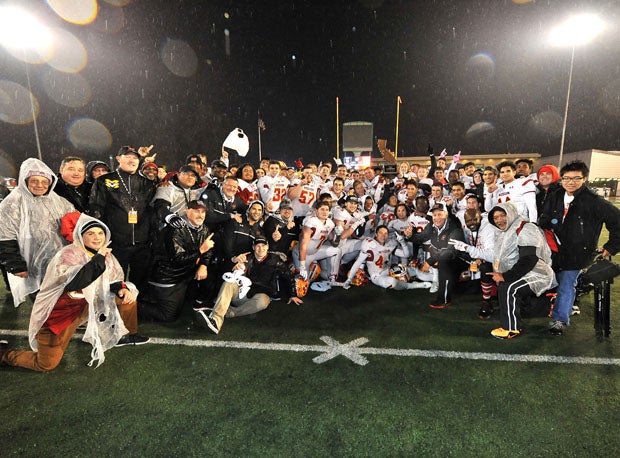 Mission Viejo celebrates its first 16-0 season.