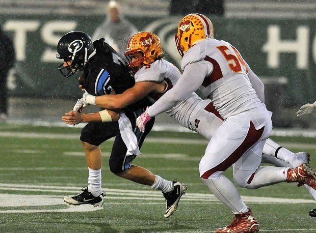 Mission Viejo recorded three sacks and 16 tackles behind the line of scrimmage.