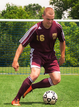 Senior Kevin Hoff