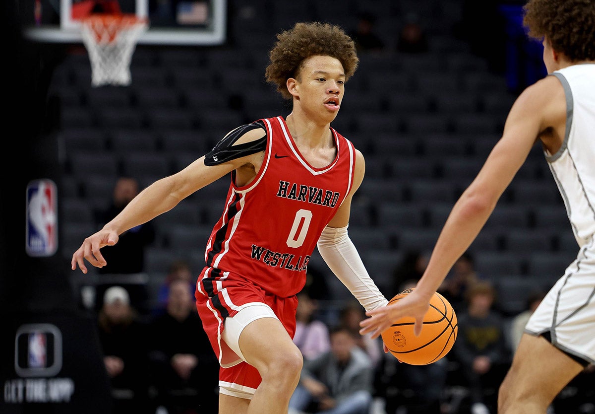 Harvard-Westlake senior Trent Perry hit big shots on Friday to help the Wolverines win the 2023 CIF Southern Section Open Division final 53-47 over Roosevelt. (Photo: Dennis Lee)