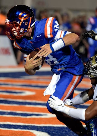 Gorman QB Tate Martell scores a rushing touchdown.