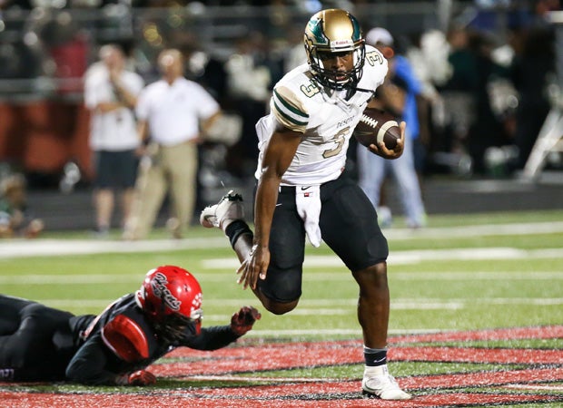 Quarterback Shawn Robinson and No. 4 DeSoto defeated No. 11 Cedar Hill 33-18 on Friday night.