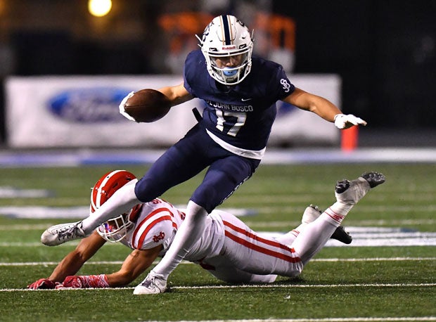 Logan Loya scored the go-ahead touchdown in St. John Bosco's 39-34 comeback win over Mater Dei on Saturday.