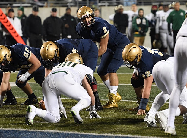 Akron Hoban and quarterback Danny Clark (Kentucky commit) are looking for back-to-back D-III titles.