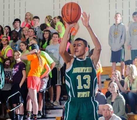 Elijah Valdez, a senior, helped Mountain Vista earn a top seed in the Class 5A state basketball tournament, which starts Wednesday. Valdez is averaging a team-best 17.4 points.