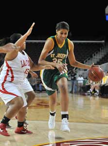 Alyson Beebe will come back for hersenior season at St. Joseph.
