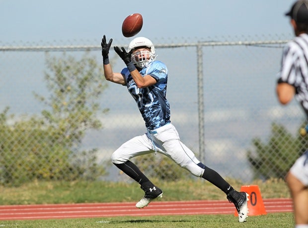Kevin Ulman of Chadwick (Palos Verdes Peninsula, Calif.) stretches out for a catch against Rosamond (Calif.).