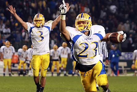 Grant took home the Open Bowl championship in 2008. 