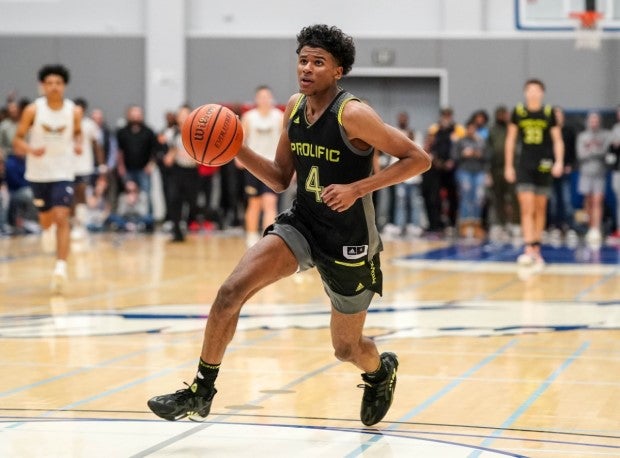 Jalen Green breaks out ahead of the pack on the fast break.