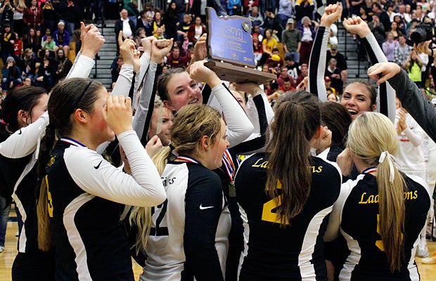 St. Helens hoists the championship hardware.