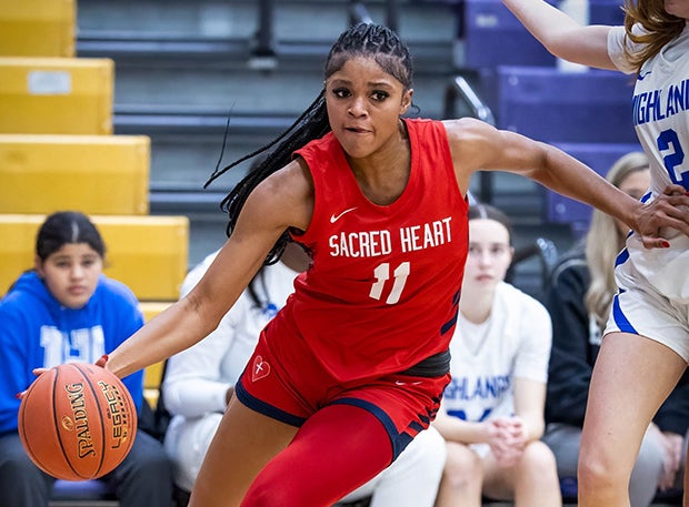 ZaKiyah Johnson of Sacred Heart is the Kentucky MaxPreps Player of the Year for the fourth straight season. The LSU commit led the Valkyries to a fifth straight state title and ended her career with 2,996 points. (PHOTO: Wayne Litmer)