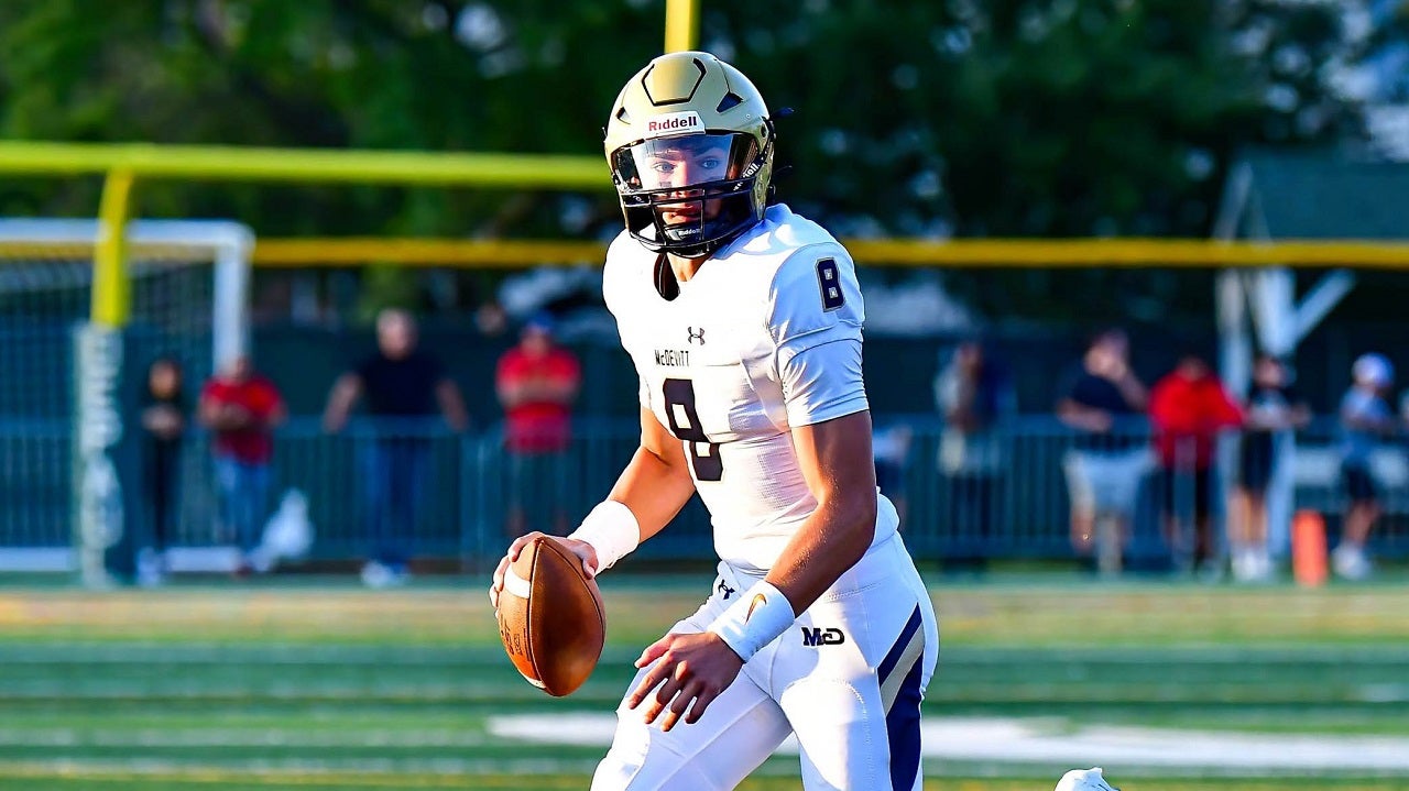 High school football: Kentucky commit Stone Saunders breaks Pennsylvania career touchdown pass record