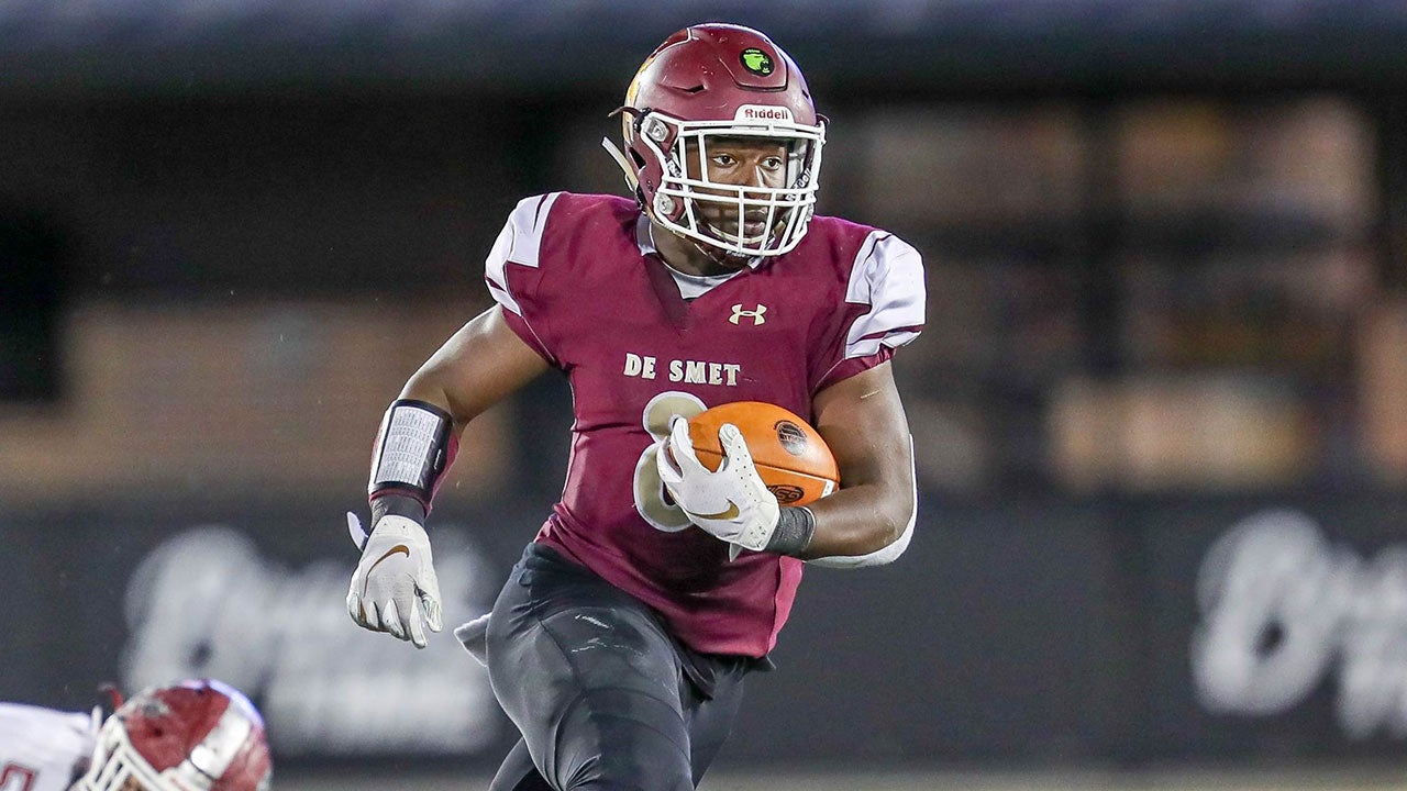 MaxPreps Preseason High School Football Top 25 No. 13 De Smet Jesuit