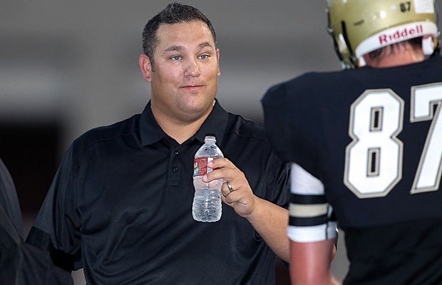 Irving's Aaron De La Torre is this week's Capital One Bank Dallas Coach of the Week.