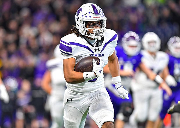 MaxPreps Washington Player of the Year Lance McGee put Sumner on his back in the semifinals and championship game, rushing for 704 yards and 11 touchdowns. (PHOTO: Steve Faber)