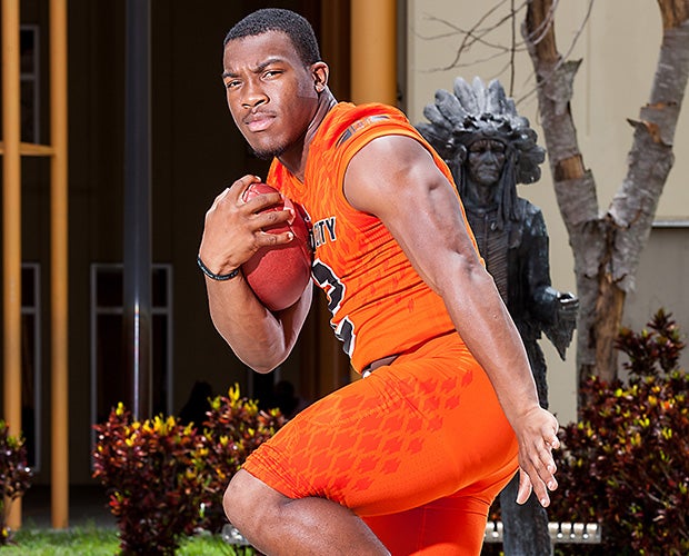 Running back Camron Davis