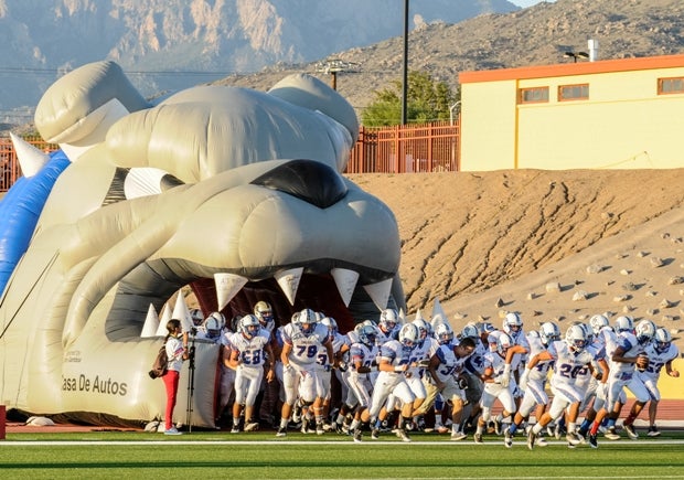 The Las Cruces Bulldawgs are off to a dominant start in New Mexico. Tough line play has been the ticket to a 5-0 record thus far.