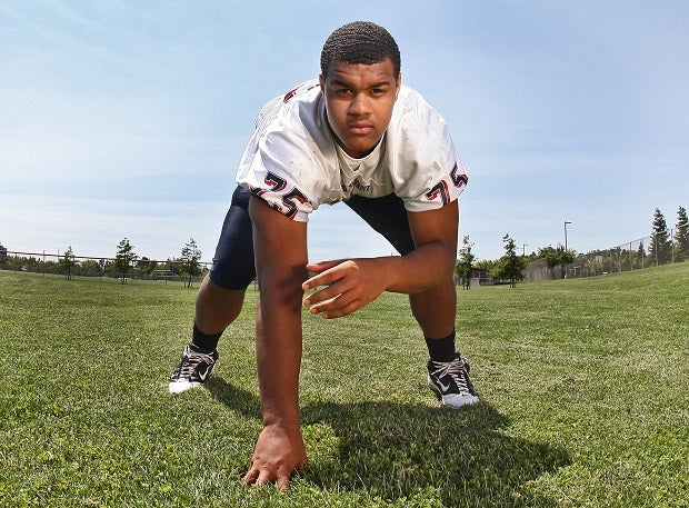 Arik Armstead of the San Francisco 49ers is among 17 former Sac-Joaquin Section players on active NFL rosters to start the 2023 season. He played prep ball at Pleasant Grove. (File photo: Todd Shurtleff)