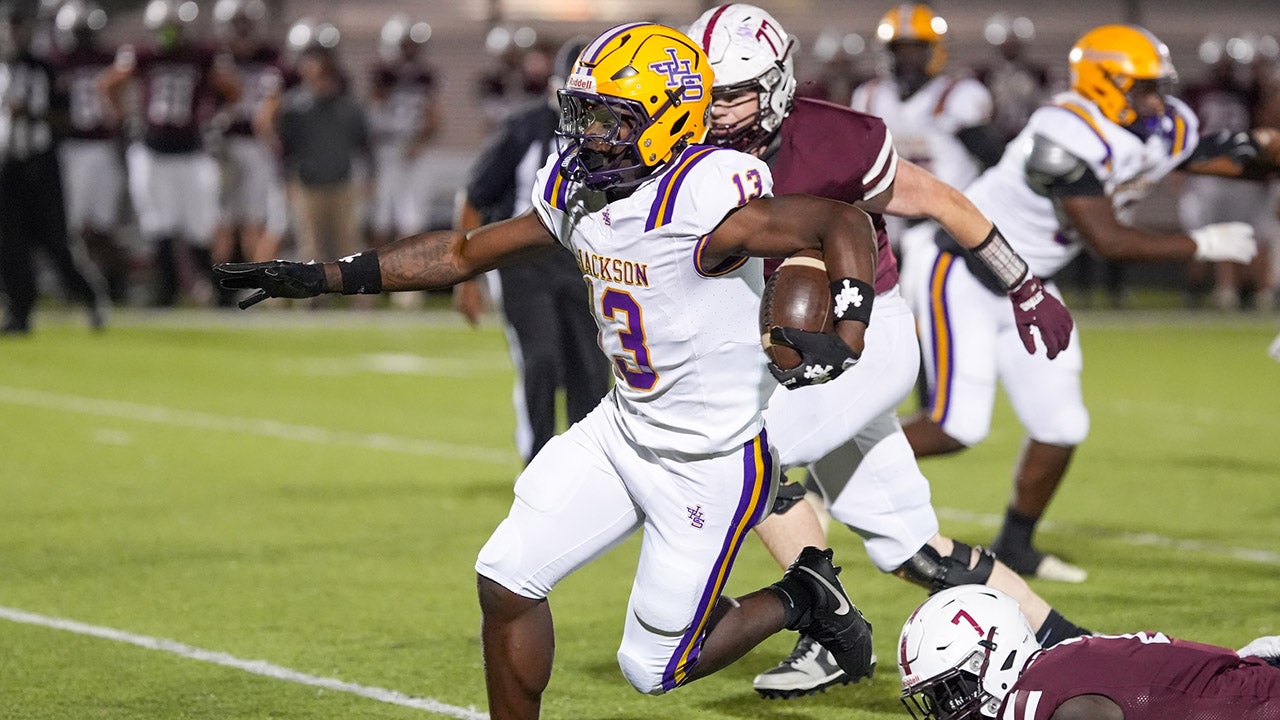 Ezavier Crowell named 2025 MaxPreps Alabama High School Football Player of the Year