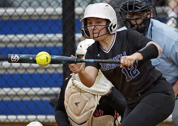 Callie Lissenden helped Bishop O'Connell extend its national-best win streak to 75 games last spring, batting .403 with 25 hits and 21 RBI in 20 games. (PHOTO: Danny La)
