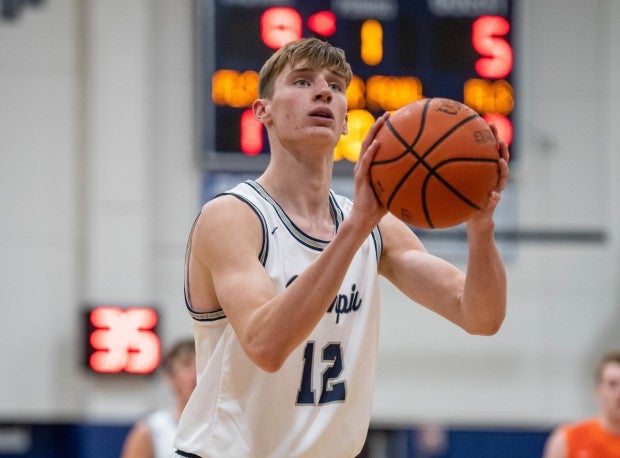 Jackson Grant prepares to shoot a free throw during his junior season.