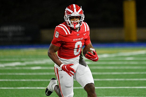 Sophomore running back Jordon Davison had a big night in Mater Dei's 52-0 win over Los Alamitos. (File Photo: Paul Rodriguez)