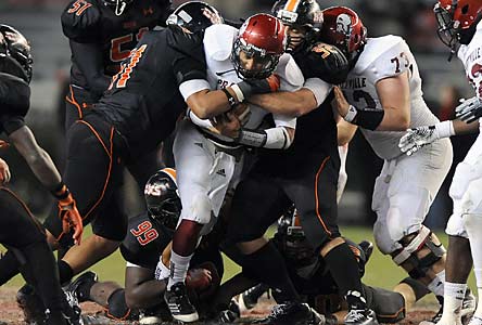 Hoover and Prattville battle for the 2011 6A state title. Prattville won 35-34.