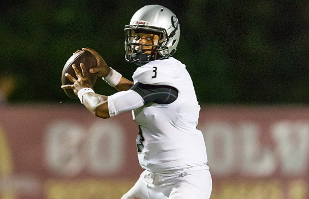 Deondre Francois of IMG Academy is establishing himself as a contender for National Football Player of the Year.