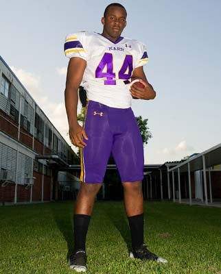 Linebacker Quanta Moore
