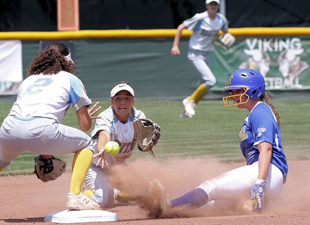 Heritage (Calif.) second baseman Juju Sargant scrambles to get the ball to shortstop Xiara Diaz in an attempt to force out a Foothill runner in the CIF North Coast Section Division 1 title game.