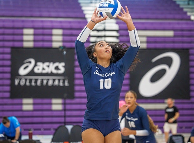 Lucky Fasavalu and No. 2 Sierra Canyon enter the Southern Section Division 1 playoffs as the top seed in a bracket that includes five teams ranked in the MaxPreps Top 25. (PHOTO: Jenni Webber)