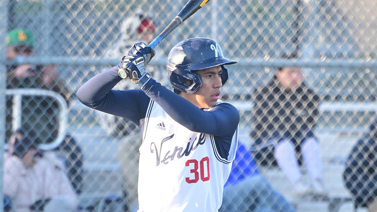 WATCH: Dodger Stadium hosts pair of Los Angeles City Section baseball championship games on NFHS Network